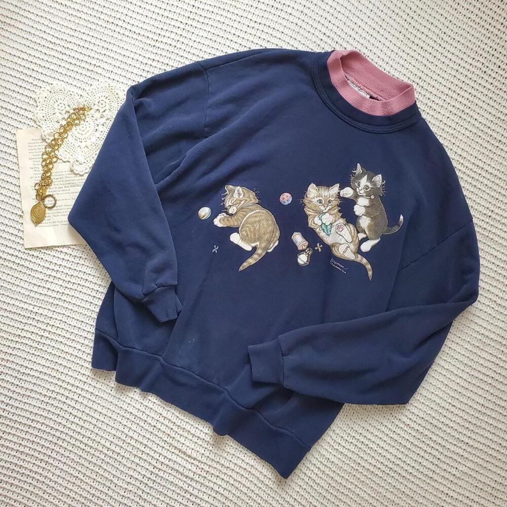 Vintage grannycore kitty print sweatshirt with a pink collar